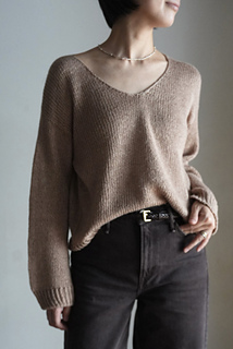 sample 1: knitted with Trio 2 + mulberry silk from Isager held together.
Size 2 with 30 cm of positive ease.