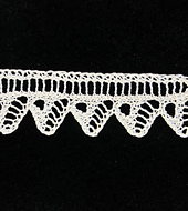 Butterick's Narrow Pointed Border