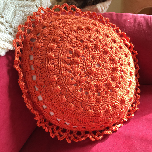 Ravelry Puff Stitch Round Pillows pattern by Terry Day