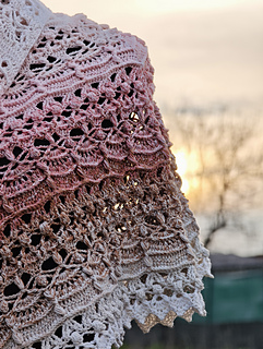 Ravelry: Cecilia Shawl Pentagon pattern by Zuzana Francová