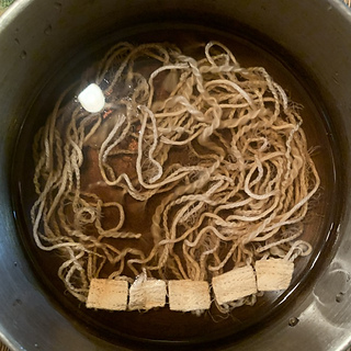 soak wetted veg fibres in rhubarb “tannin” water 8-24 hrs.