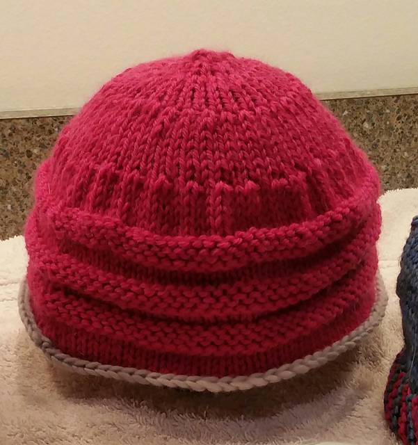 Ravelry Pillbox Hat pattern by Jil Eaton